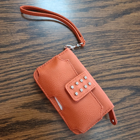 Faux Leather Wristlet Wallet with Zipper Closure - Picture 5 of 9